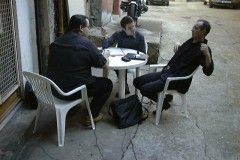 On bosse dehors, avec le wifi Apple: les clients sont sciés!